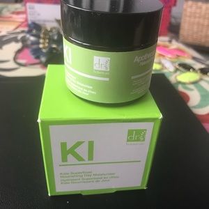 Dr Botanicals Makeup - KALE SUPERFOOD NOURISHING DAY MOISTURISER Dr Botanicals Makeup - KALE SUPERFOOD NOURISHING DAY MOISTURISER